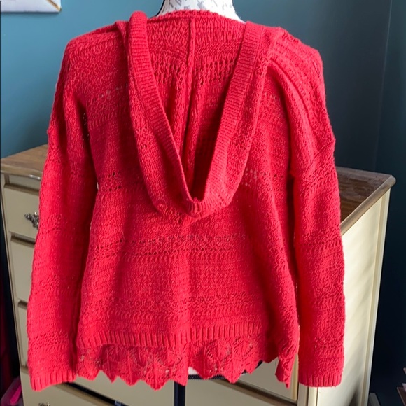 Red sweater - Picture 2 of 4